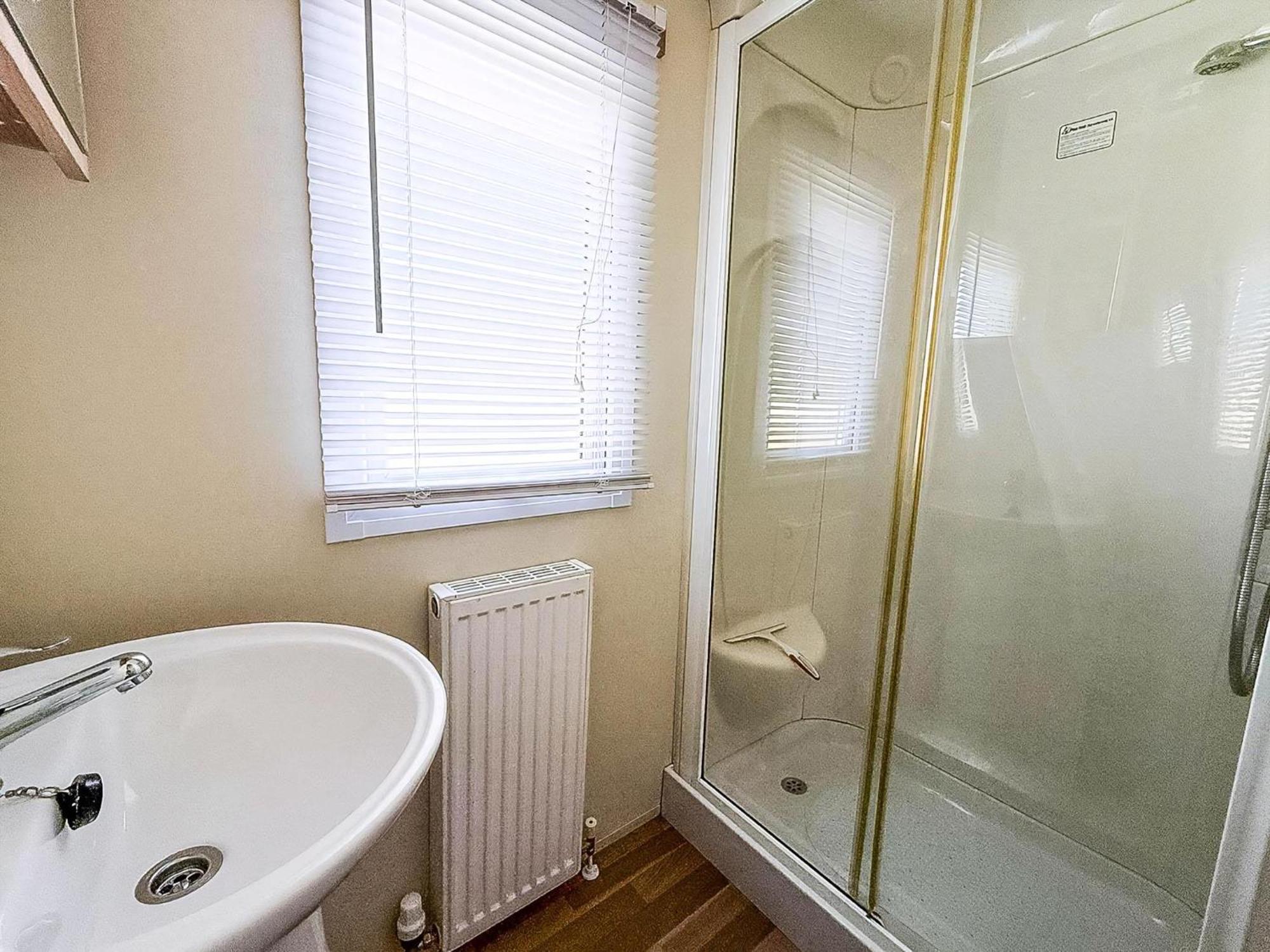 Caravan With Decking At Manor Park In Hunstanton, Sleeps 6 Ref 23045B Luaran gambar